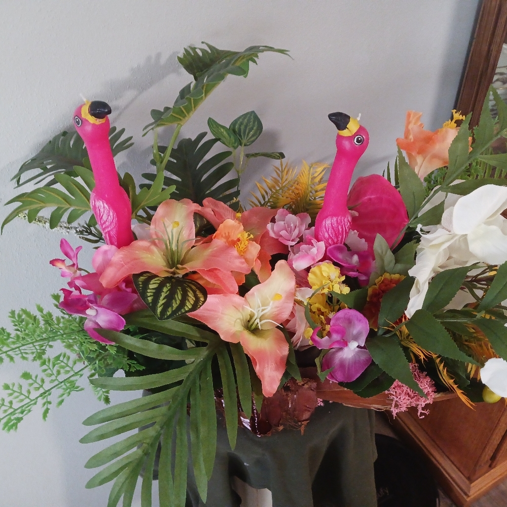 Arrangement - Picture 2 of 4